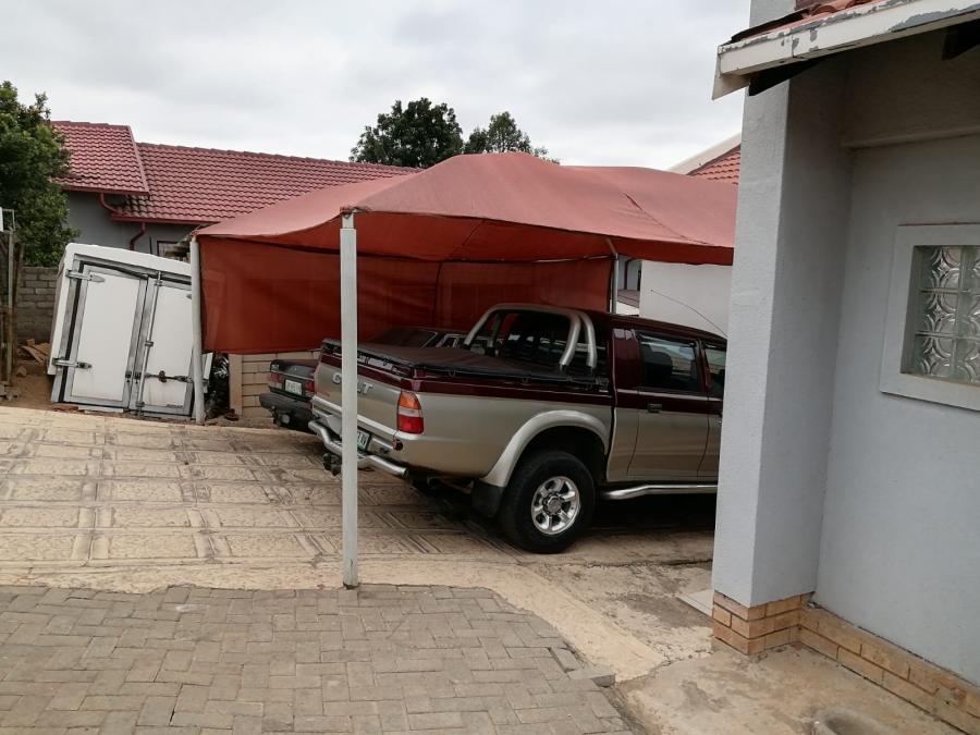 3 Bedroom Property for Sale in Tlhabane West North West